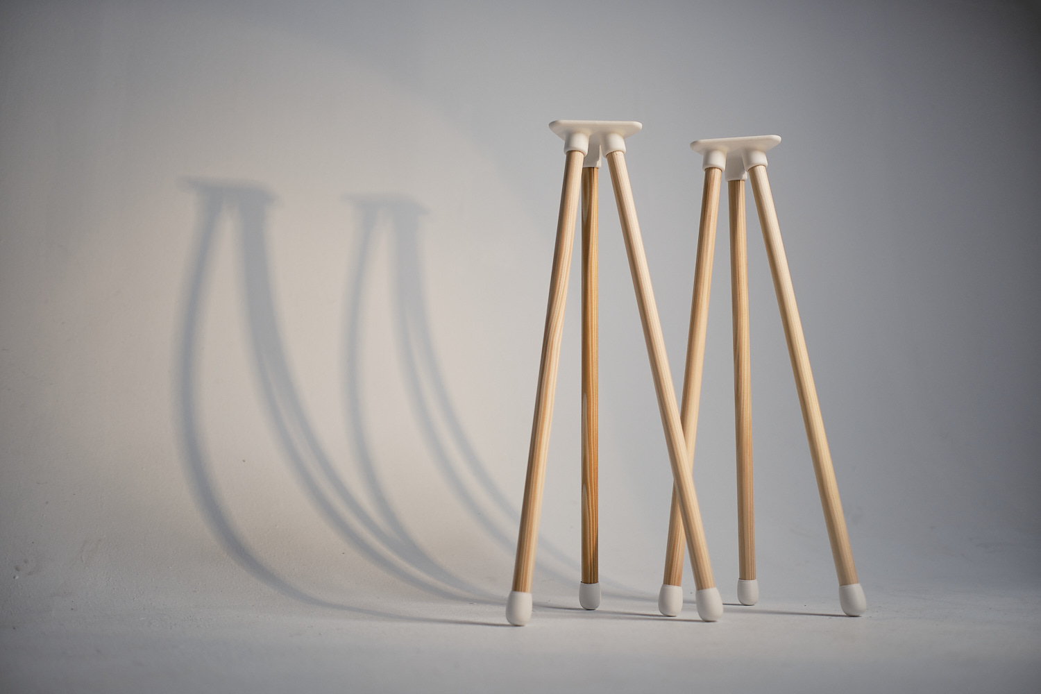 deltapod Design-Ständer – elegante Lautsprecherständer und Podeste aus Holz und 3D-Druck, Stuttgart